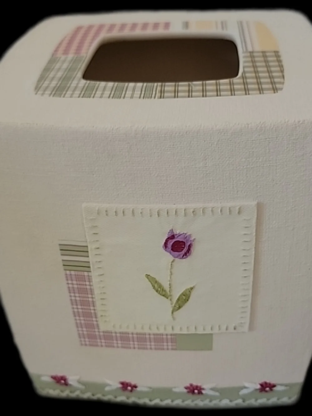 'Pretty in Pink' Ceramic Tissue Cover Set - Off White & Pink